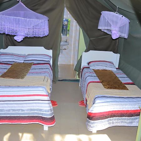 Rhino Tourist Camp Otel Ololaimutiek Dış mekan fotoğraf