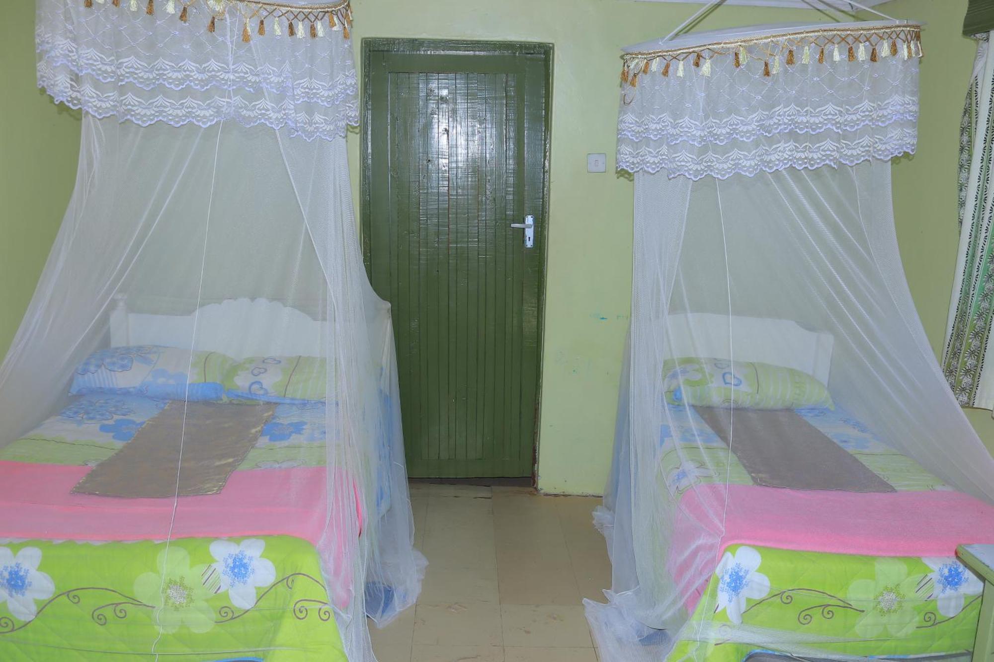 Rhino Tourist Camp Otel Ololaimutiek Dış mekan fotoğraf