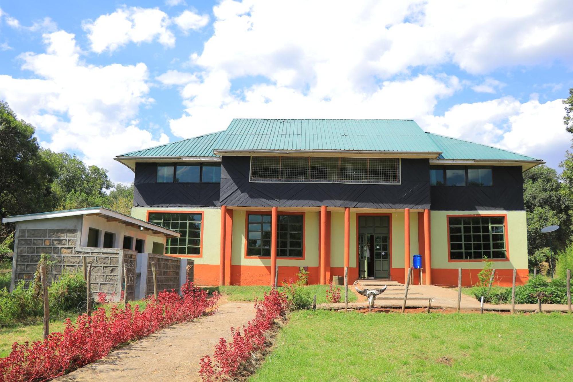Rhino Tourist Camp Otel Ololaimutiek Dış mekan fotoğraf