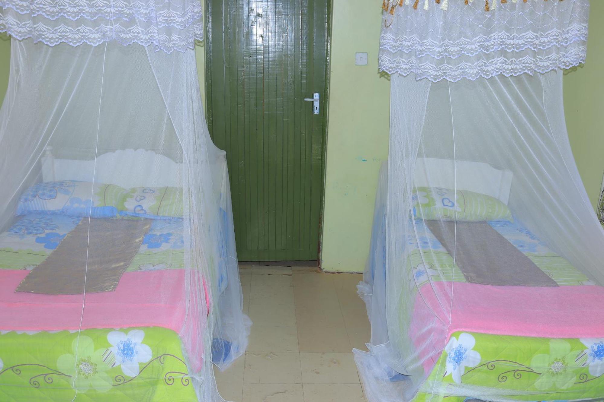 Rhino Tourist Camp Otel Ololaimutiek Dış mekan fotoğraf