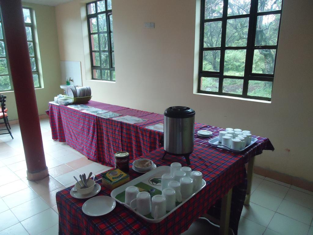 Rhino Tourist Camp Otel Ololaimutiek Dış mekan fotoğraf