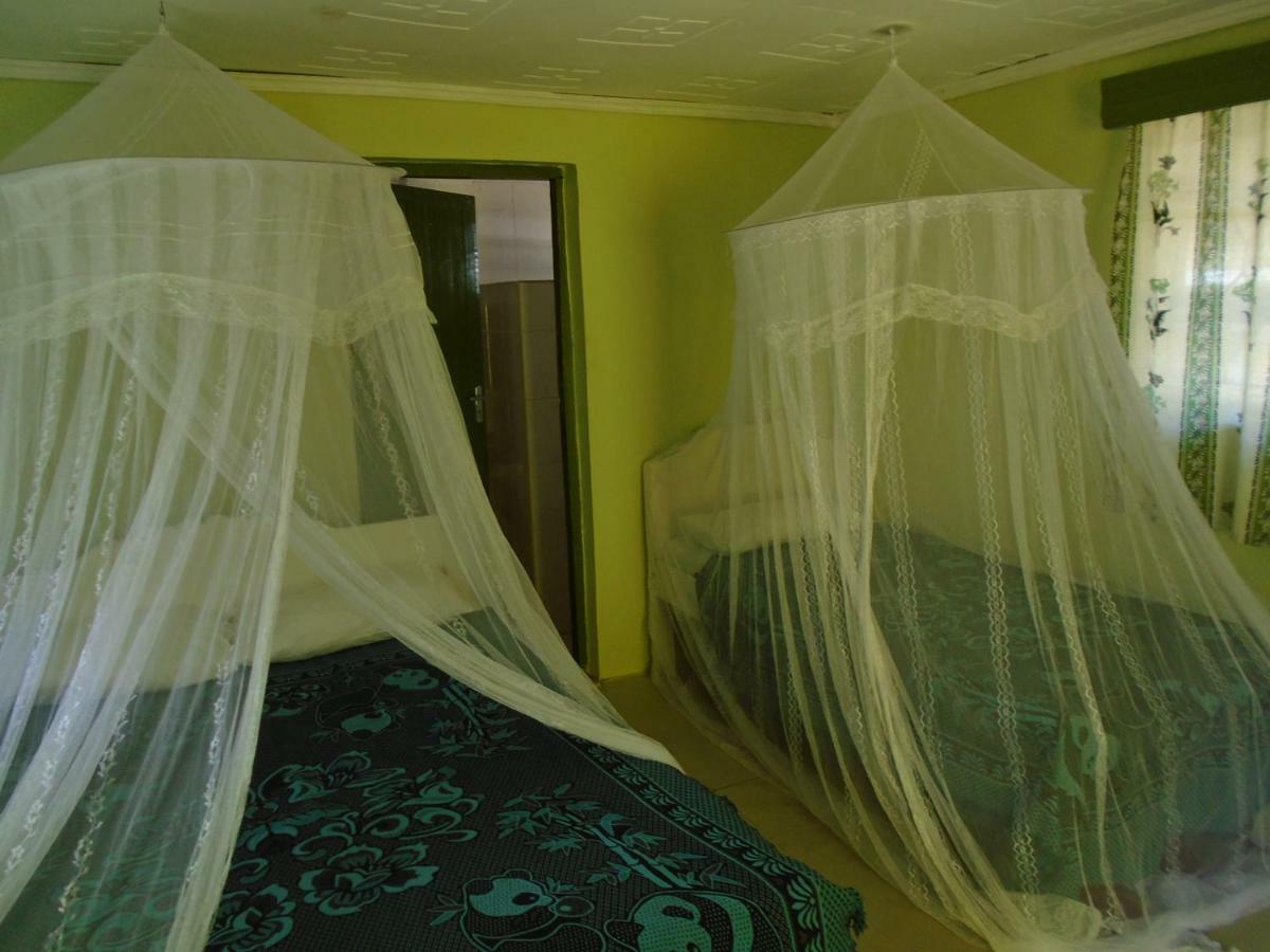Rhino Tourist Camp Otel Ololaimutiek Dış mekan fotoğraf