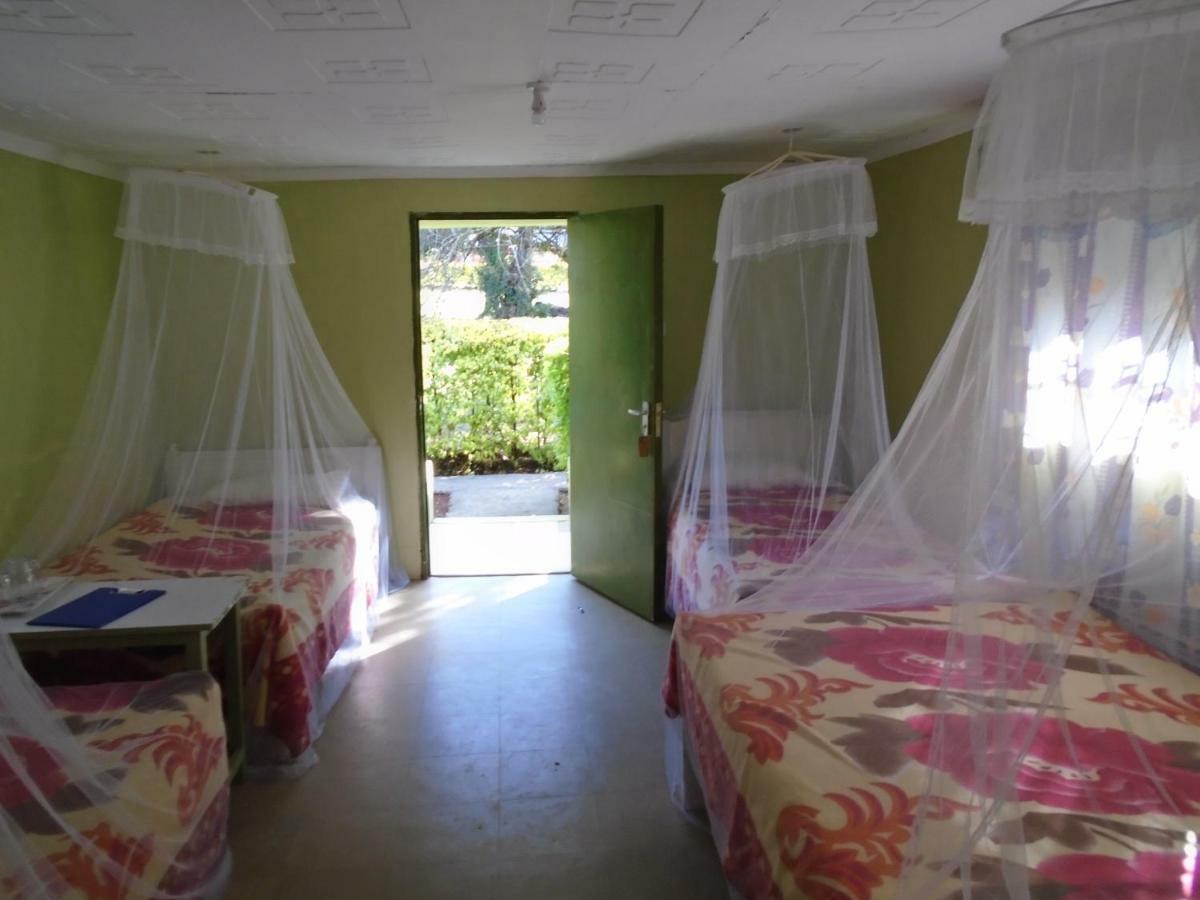 Rhino Tourist Camp Otel Ololaimutiek Dış mekan fotoğraf